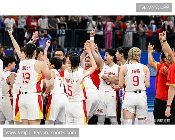 女篮姑娘用坚守感动无数人，女篮球队员的悲哀